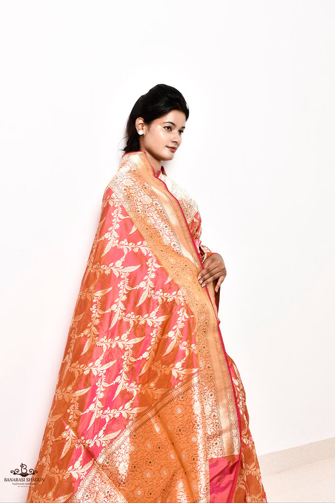 Peach Silk Tie-Dye Bandhani Banarasi Saree Set Design by Geroo Jaipur at  Pernia's Pop Up Shop 2024
